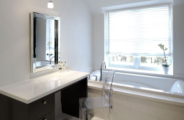 leaside-1_bathroom-web